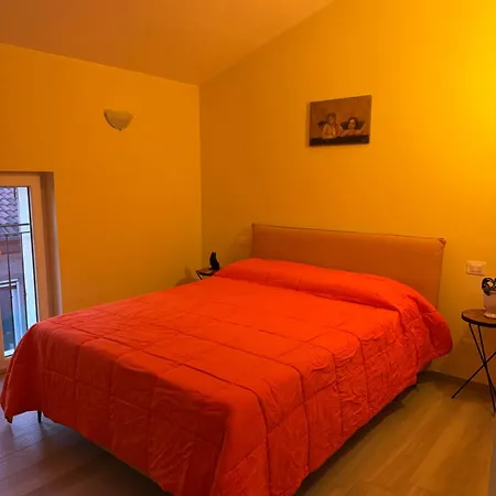 With Pool E Private Garage - Casa Holyvia Orange דסנזאנו דל גארדה