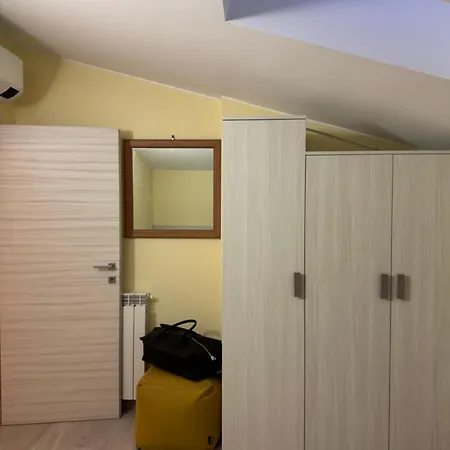 With Pool E Private Garage - Casa Holyvia Orange Διαμέρισμα Ντεζεντσάνο ντελ Γκάρντα